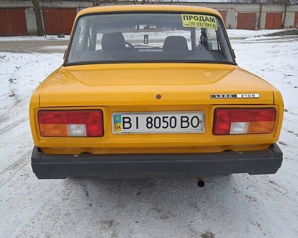 Желтый ВАЗ 2105, объемом двигателя 1.2 л и пробегом 150 тыс. км за 1200 $, фото 1 на Automoto.ua