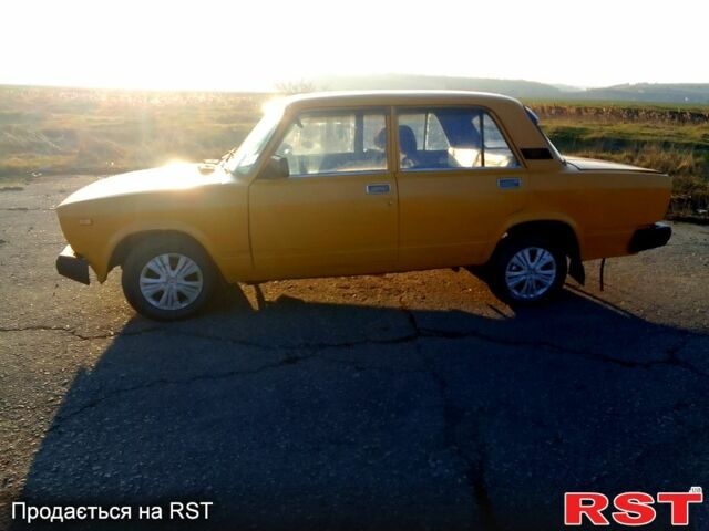 Желтый ВАЗ 2105, объемом двигателя 1.5 л и пробегом 0 тыс. км за 360 $, фото 3 на Automoto.ua