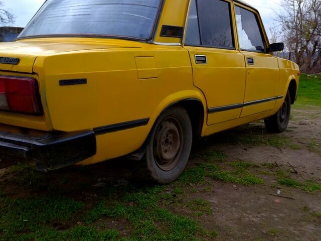 Желтый ВАЗ 2105, объемом двигателя 1.3 л и пробегом 0 тыс. км за 522 $, фото 4 на Automoto.ua