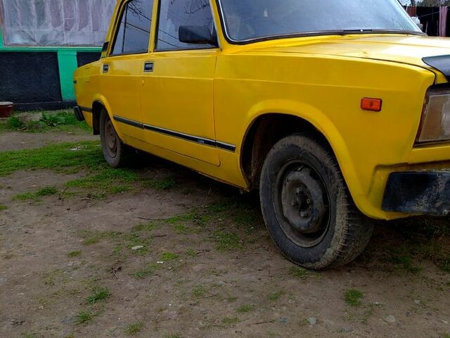 Желтый ВАЗ 2105, объемом двигателя 1.3 л и пробегом 0 тыс. км за 522 $, фото 3 на Automoto.ua
