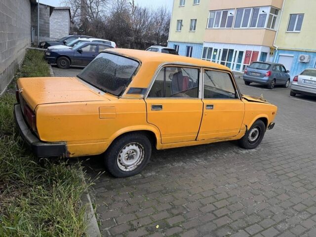 Желтый ВАЗ 2105, объемом двигателя 1.5 л и пробегом 65 тыс. км за 220 $, фото 3 на Automoto.ua