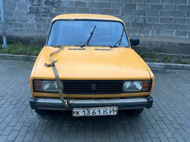 Желтый ВАЗ 2105, объемом двигателя 1.5 л и пробегом 65 тыс. км за 220 $, фото 1 на Automoto.ua
