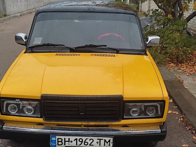 Желтый ВАЗ 2105, объемом двигателя 1.2 л и пробегом 120 тыс. км за 1097 $, фото 2 на Automoto.ua