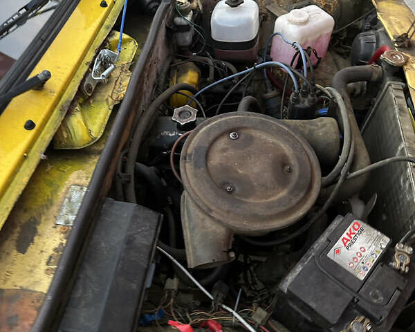 Жовтий ВАЗ 2105, об'ємом двигуна 1.2 л та пробігом 200 тис. км за 901 $, фото 26 на Automoto.ua