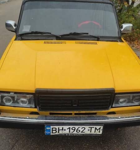 Желтый ВАЗ 2105, объемом двигателя 1.2 л и пробегом 120 тыс. км за 1097 $, фото 3 на Automoto.ua