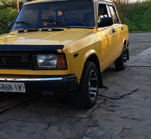 Жовтий ВАЗ 2105, об'ємом двигуна 1.2 л та пробігом 60 тис. км за 482 $, фото 6 на Automoto.ua
