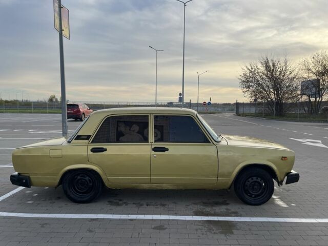 Желтый ВАЗ 2105, объемом двигателя 1.2 л и пробегом 3 тыс. км за 1000 $, фото 2 на Automoto.ua