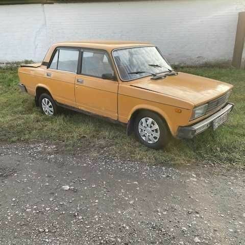 Желтый ВАЗ 2105, объемом двигателя 1.3 л и пробегом 270 тыс. км за 443 $, фото 2 на Automoto.ua