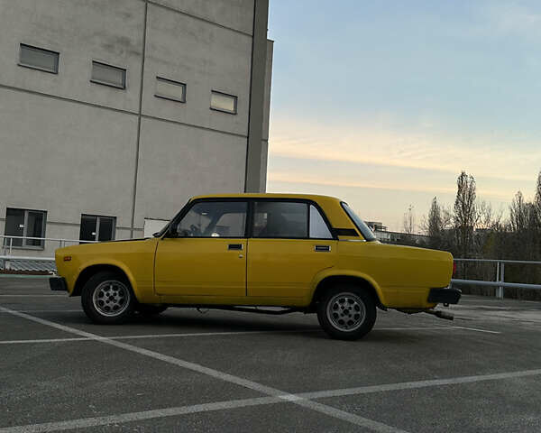 Жовтий ВАЗ 2105, об'ємом двигуна 1.2 л та пробігом 200 тис. км за 901 $, фото 4 на Automoto.ua