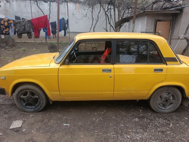 ВАЗ 2105 1983 в Ужгороде на Automoto.ua Желтый ВАЗ 2105, объемом двигателя 1.5 л и пробегом 80 тыс. км за 650 $, фото 3 на Automoto.ua