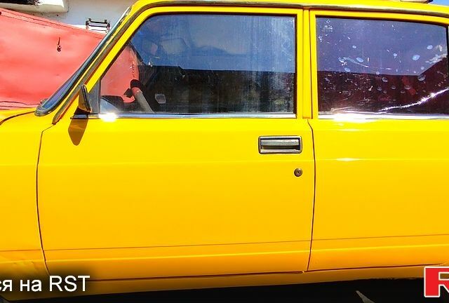 Желтый ВАЗ 2105, объемом двигателя 13 л и пробегом 720 тыс. км за 1350 $, фото 7 на Automoto.ua