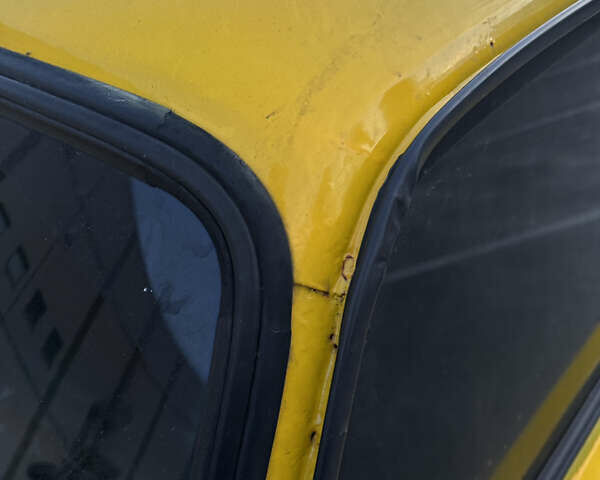 Жовтий ВАЗ 2105, об'ємом двигуна 1.2 л та пробігом 200 тис. км за 901 $, фото 20 на Automoto.ua