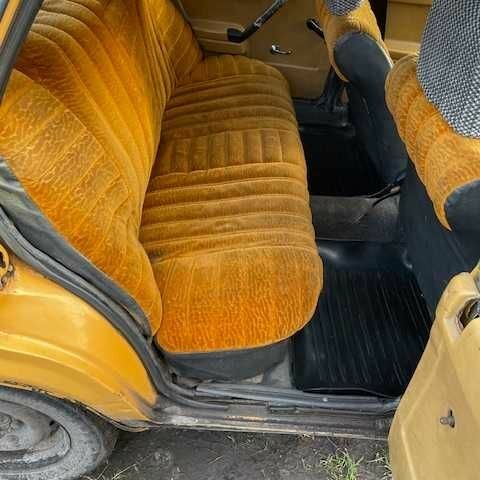 Желтый ВАЗ 2105, объемом двигателя 1.3 л и пробегом 270 тыс. км за 443 $, фото 3 на Automoto.ua