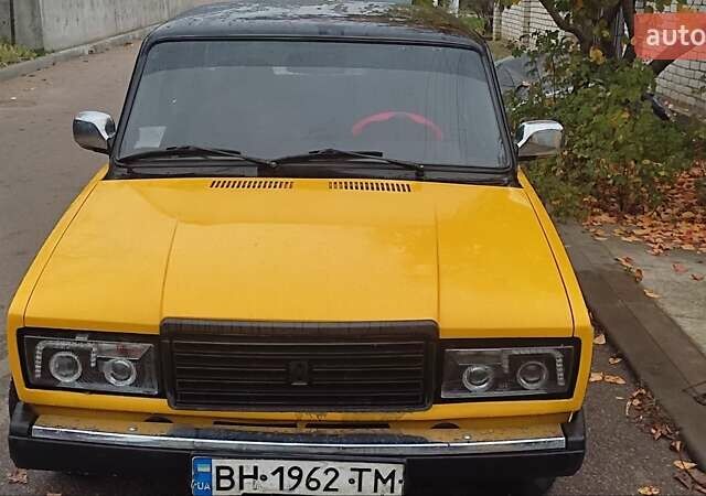 Желтый ВАЗ 2105, объемом двигателя 1.2 л и пробегом 120 тыс. км за 1097 $, фото 1 на Automoto.ua