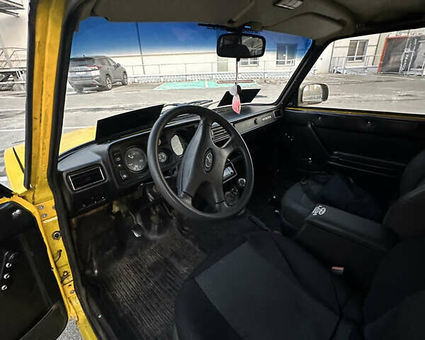 Жовтий ВАЗ 2105, об'ємом двигуна 1.2 л та пробігом 200 тис. км за 901 $, фото 28 на Automoto.ua