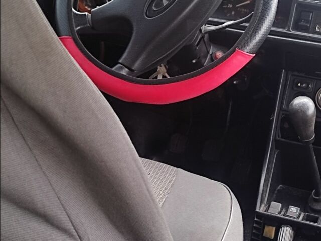 Желтый ВАЗ 2105, объемом двигателя 1.2 л и пробегом 120 тыс. км за 1097 $, фото 6 на Automoto.ua