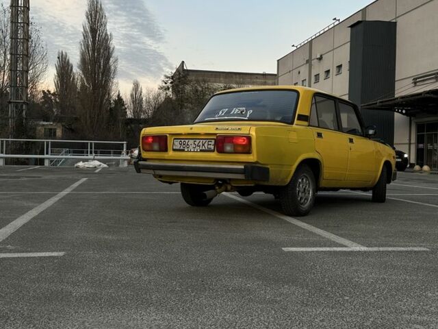 Желтый ВАЗ 2105, объемом двигателя 1.2 л и пробегом 200 тыс. км за 905 $, фото 2 на Automoto.ua