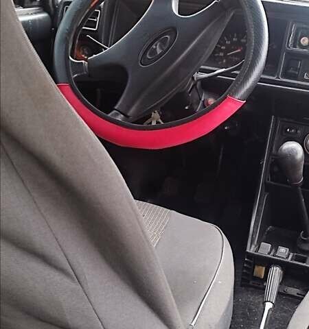 Желтый ВАЗ 2105, объемом двигателя 1.2 л и пробегом 120 тыс. км за 1097 $, фото 5 на Automoto.ua