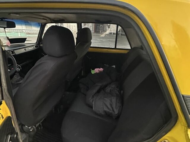 Желтый ВАЗ 2105, объемом двигателя 1.2 л и пробегом 200 тыс. км за 905 $, фото 7 на Automoto.ua