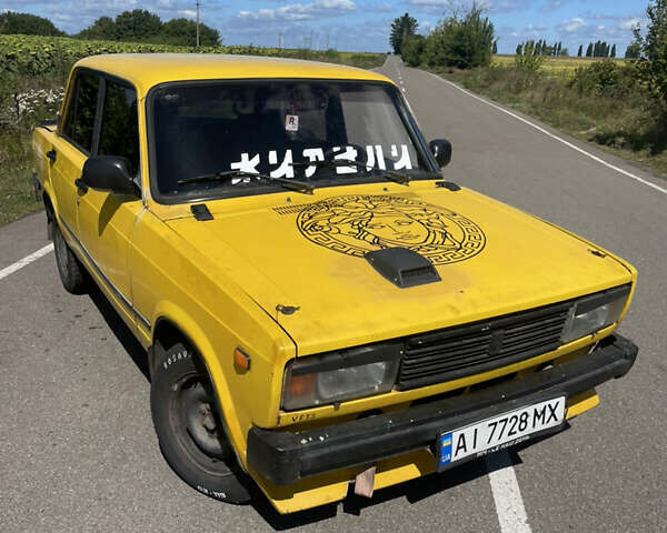 Желтый ВАЗ 2105, объемом двигателя 1.2 л и пробегом 66 тыс. км за 500 $, фото 3 на Automoto.ua