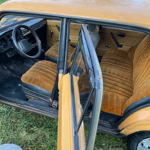 Желтый ВАЗ 2105, объемом двигателя 1.3 л и пробегом 270 тыс. км за 443 $, фото 6 на Automoto.ua