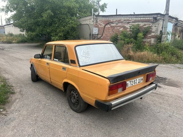 Желтый ВАЗ 2105, объемом двигателя 0 л и пробегом 100 тыс. км за 556 $, фото 3 на Automoto.ua