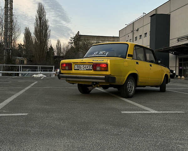 Жовтий ВАЗ 2105, об'ємом двигуна 1.2 л та пробігом 200 тис. км за 901 $, фото 9 на Automoto.ua