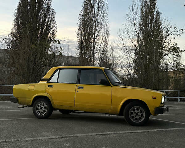 Жовтий ВАЗ 2105, об'ємом двигуна 1.2 л та пробігом 200 тис. км за 901 $, фото 14 на Automoto.ua