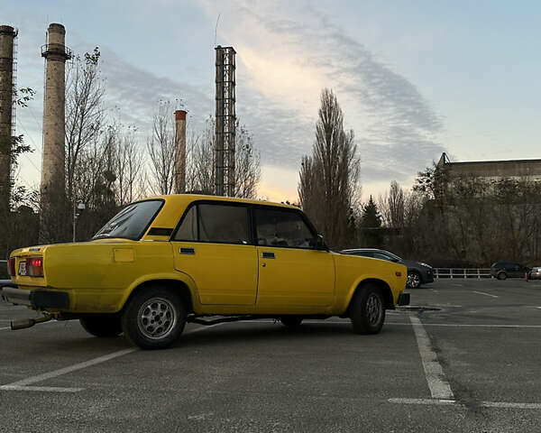Жовтий ВАЗ 2105, об'ємом двигуна 1.2 л та пробігом 200 тис. км за 901 $, фото 12 на Automoto.ua