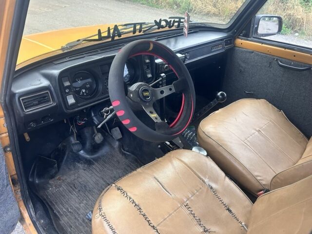Желтый ВАЗ 2105, объемом двигателя 0 л и пробегом 100 тыс. км за 556 $, фото 4 на Automoto.ua