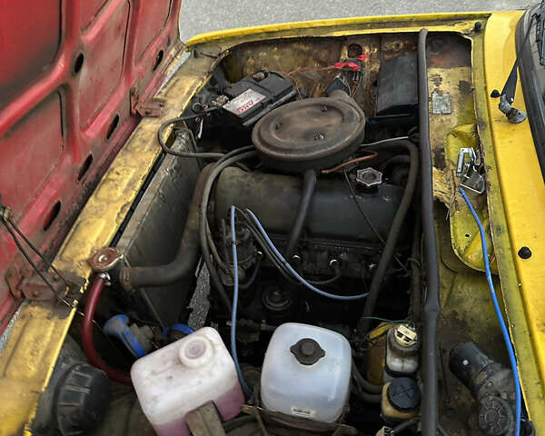 Жовтий ВАЗ 2105, об'ємом двигуна 1.2 л та пробігом 200 тис. км за 901 $, фото 25 на Automoto.ua