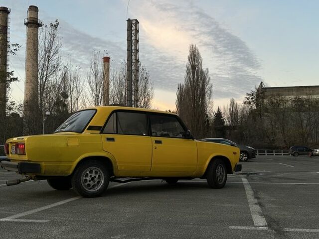 Желтый ВАЗ 2105, объемом двигателя 1.2 л и пробегом 200 тыс. км за 905 $, фото 3 на Automoto.ua