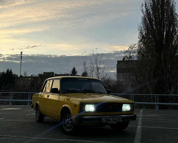 Жовтий ВАЗ 2105, об'ємом двигуна 1.2 л та пробігом 200 тис. км за 901 $, фото 15 на Automoto.ua