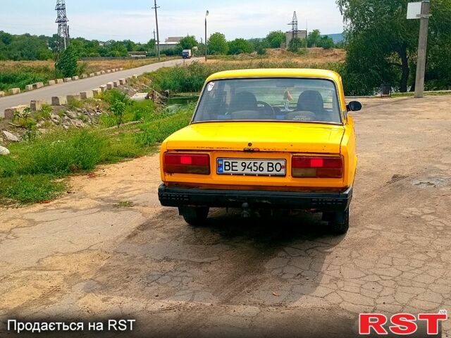 Желтый ВАЗ 2105, объемом двигателя 1.2 л и пробегом 0 тыс. км за 520 $, фото 7 на Automoto.ua