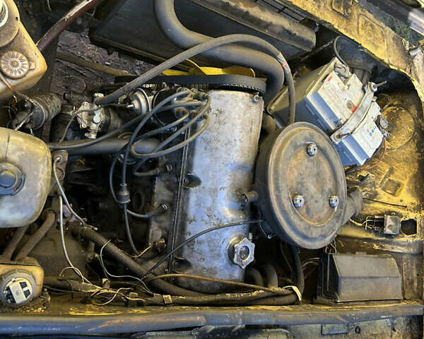 Желтый ВАЗ 2105, объемом двигателя 0 л и пробегом 185 тыс. км за 420 $, фото 5 на Automoto.ua