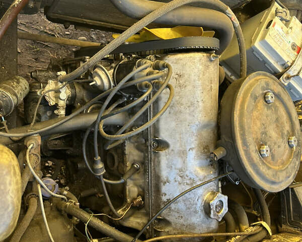 Желтый ВАЗ 2105, объемом двигателя 0 л и пробегом 185 тыс. км за 420 $, фото 6 на Automoto.ua