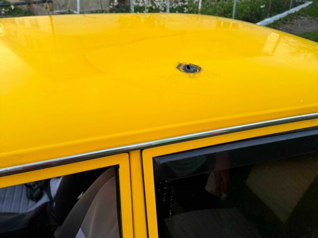 Желтый ВАЗ 2105, объемом двигателя 1.3 л и пробегом 100 тыс. км за 450 $, фото 15 на Automoto.ua