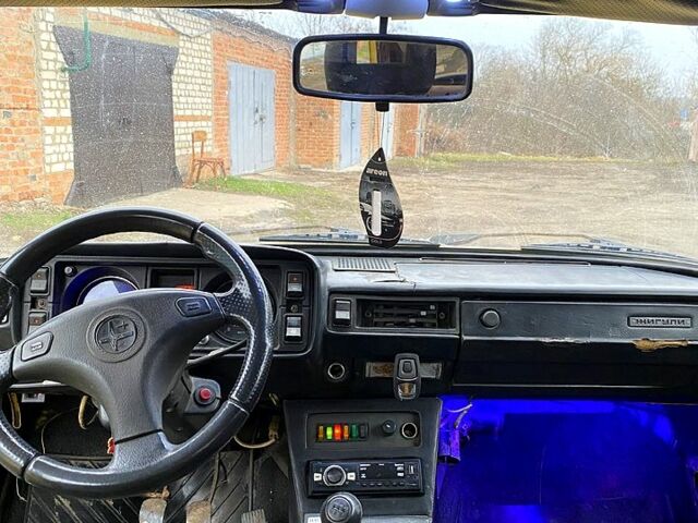 Желтый ВАЗ 2105, объемом двигателя 1.6 л и пробегом 0 тыс. км за 450 $, фото 7 на Automoto.ua