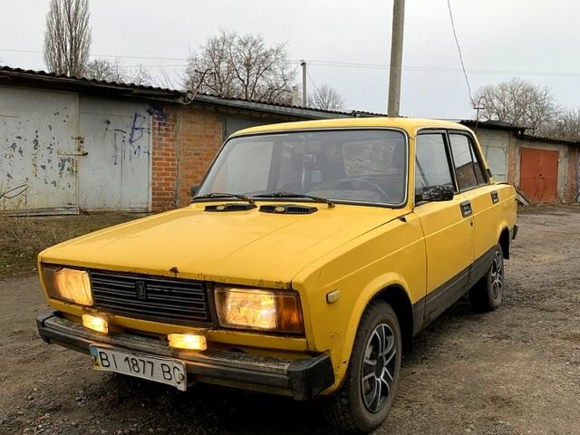 Желтый ВАЗ 2105, объемом двигателя 1.6 л и пробегом 0 тыс. км за 450 $, фото 2 на Automoto.ua