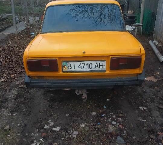 Желтый ВАЗ 2105, объемом двигателя 1.3 л и пробегом 3 тыс. км за 546 $, фото 3 на Automoto.ua