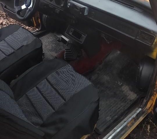 Желтый ВАЗ 2105, объемом двигателя 1.3 л и пробегом 3 тыс. км за 546 $, фото 4 на Automoto.ua