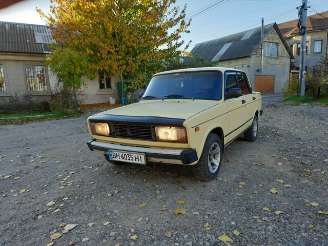 Желтый ВАЗ 2105, объемом двигателя 1.3 л и пробегом 250 тыс. км за 1100 $, фото 2 на Automoto.ua
