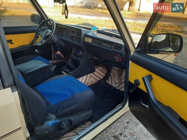 Жовтий ВАЗ 2105, об'ємом двигуна 1.3 л та пробігом 100 тис. км за 1000 $, фото 12 на Automoto.ua