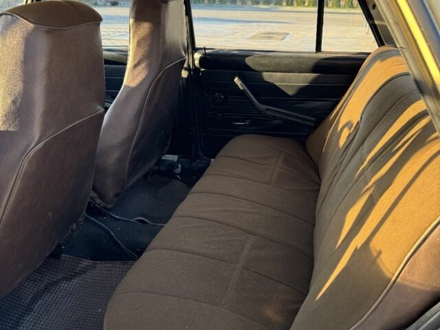 Жовтий ВАЗ 2105, об'ємом двигуна 1.6 л та пробігом 71 тис. км за 550 $, фото 6 на Automoto.ua