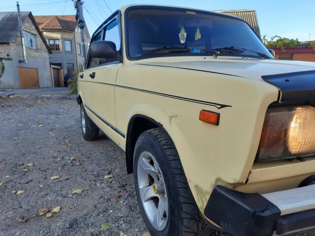 Желтый ВАЗ 2105, объемом двигателя 1.3 л и пробегом 250 тыс. км за 1100 $, фото 8 на Automoto.ua