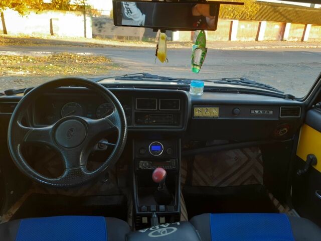 Желтый ВАЗ 2105, объемом двигателя 1.3 л и пробегом 250 тыс. км за 1100 $, фото 13 на Automoto.ua