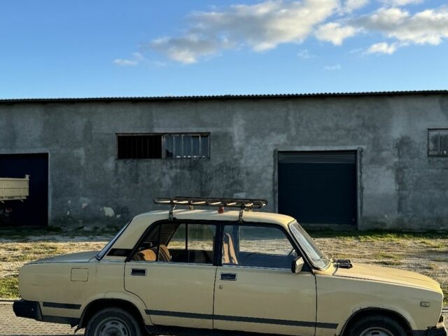 Жовтий ВАЗ 2105, об'ємом двигуна 1.6 л та пробігом 71 тис. км за 550 $, фото 2 на Automoto.ua