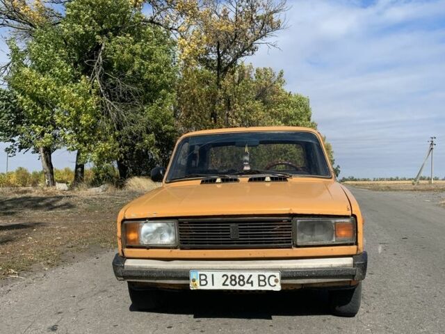 Желтый ВАЗ 2105, объемом двигателя 1.5 л и пробегом 147 тыс. км за 425 $, фото 3 на Automoto.ua