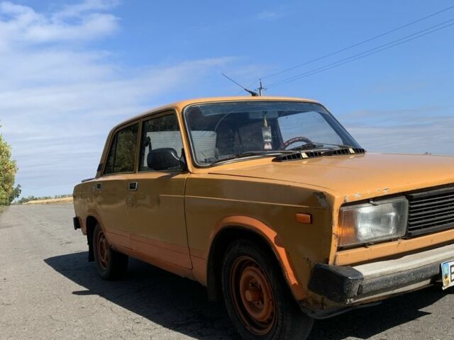 Желтый ВАЗ 2105, объемом двигателя 1.5 л и пробегом 147 тыс. км за 425 $, фото 4 на Automoto.ua