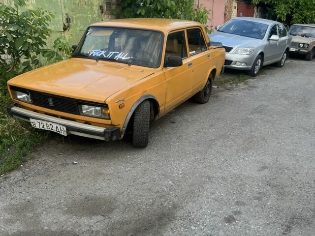 Желтый ВАЗ 2105, объемом двигателя 1.7 л и пробегом 3 тыс. км за 553 $, фото 3 на Automoto.ua